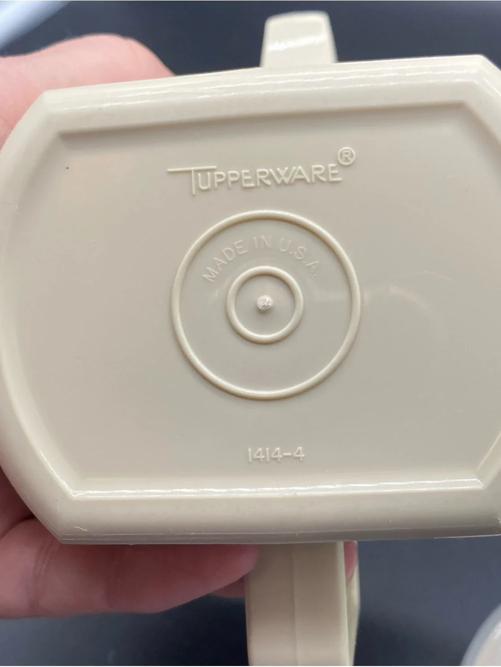 Tupperware Creamer 1414-4 Almond